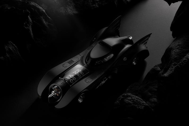 Jam meja ini benar-benar eksklusif banget nih! limited edition cuma ada 100 buah saja, ditambah dengan harganya luar biasa, lo bakal beli ga bro?